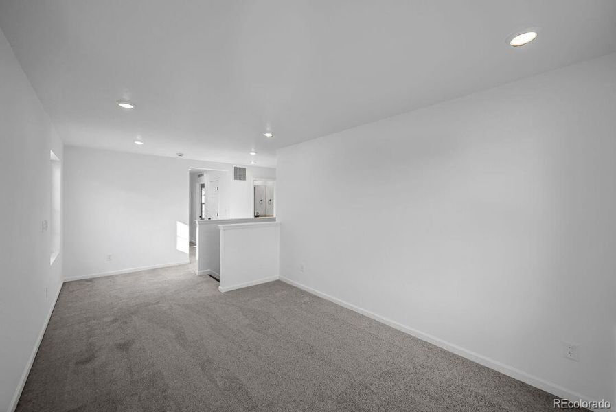 8800 Whiteclover ~ Ready Now