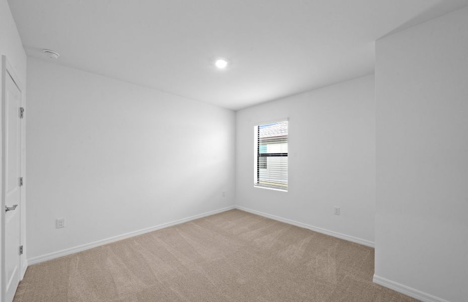 Spacious, unfurnished interior of a new home in Whispering Lakes, Lehigh Acres (Image 26).