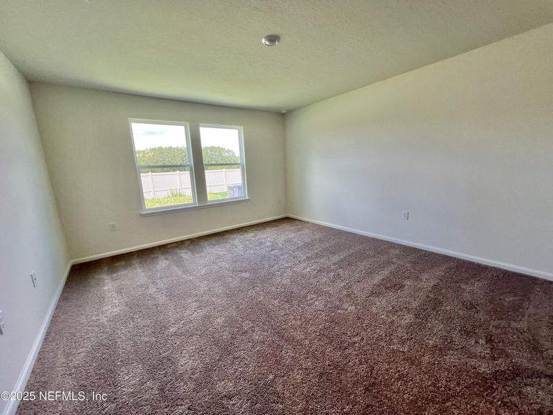 Spacious, unfurnished interior of a new home in Copper Ridge, Jacksonville (Image 9).