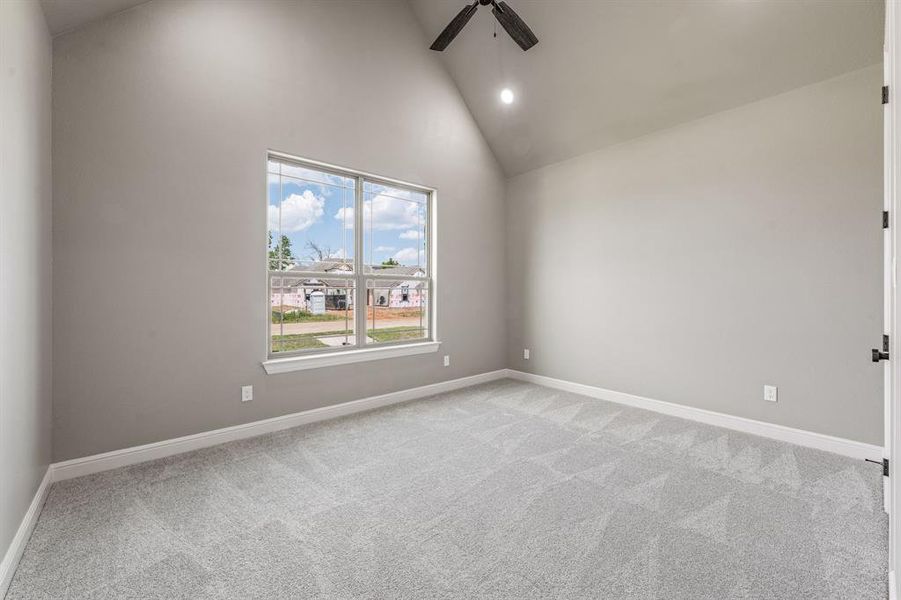 Spacious, unfurnished interior of a new home in Pecan Plantation, Granbury (Image 35).