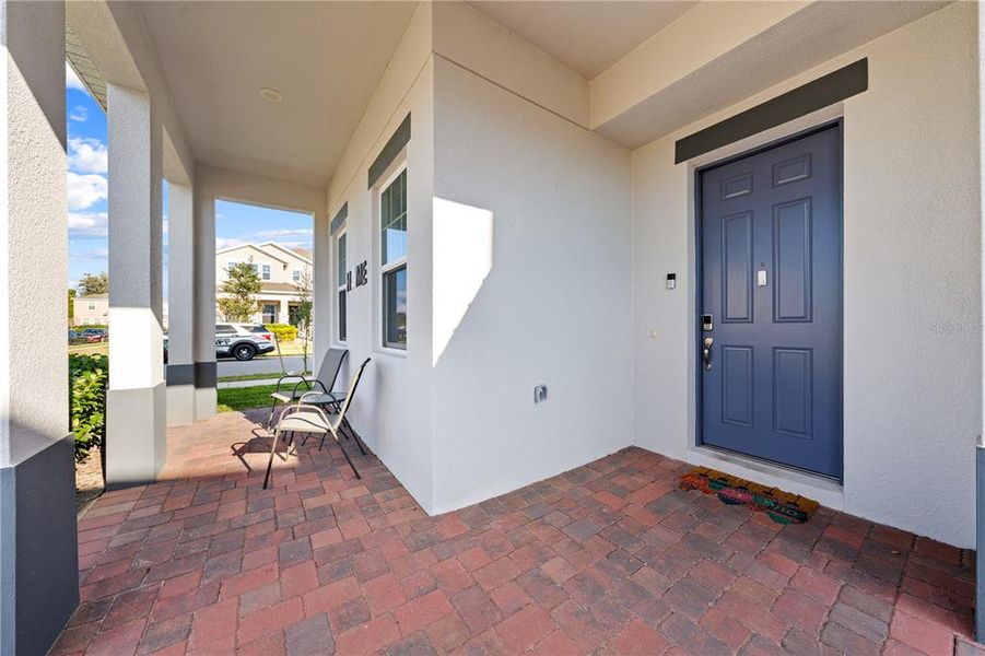 Exterior details and patio area of a home in , St. Cloud (Image 3).