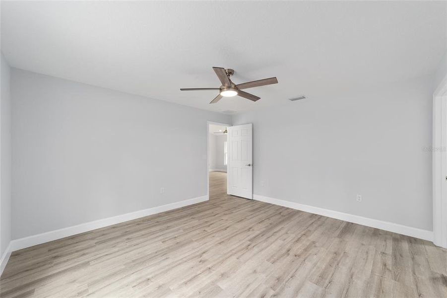Spacious, unfurnished interior of a new home in , Dunnellon (Image 15).