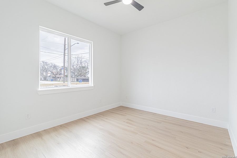 Spacious, unfurnished interior of a new home in , San Antonio (Image 12).