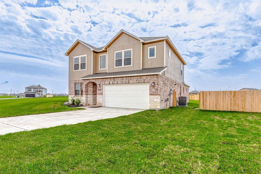 Nestled on a generous lot, this home boasts modern curb appeal, a long driveway, and a fully fenced backyard. Its corner lot position offers additional space and privacy. **This is a picture of a Rylan Floor Plan from another Saratoga Homes.** Nestled on a generous lot, this home boasts modern curb appeal, a long driveway, and a fully fenced backyard. Its corner lot position offers additional space and privacy. **This is a picture of a Rylan Floor Plan from another Saratoga Homes.**