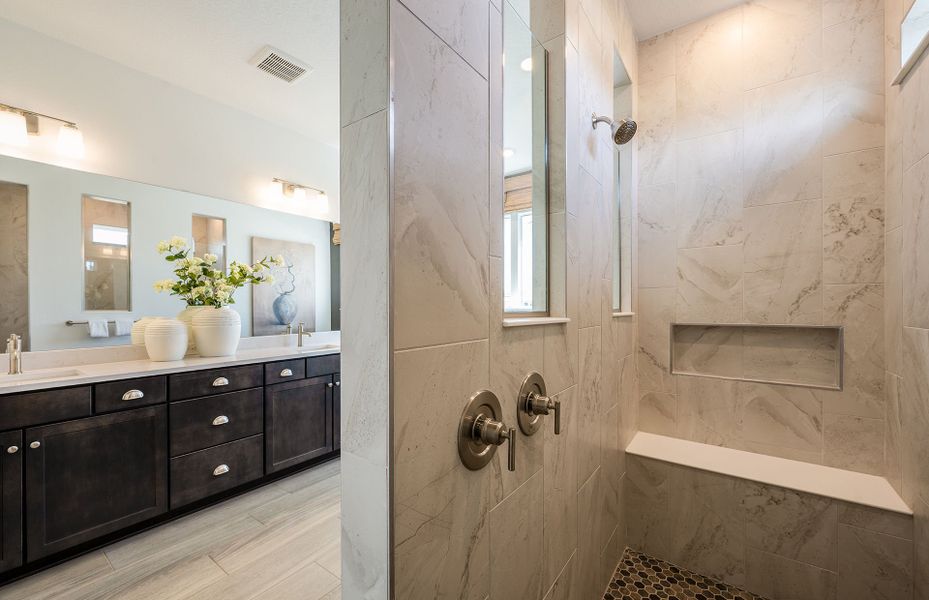 Representative furnished interior of a home built from the Berkley Grand by Pulte Homes in Two Rivers, Zephyrhills (Image 31).