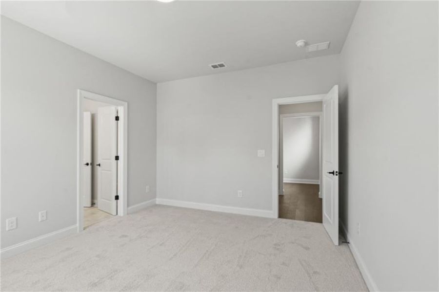 Spacious, unfurnished interior of a new home in Waterhaven, Cumming (Image 19).