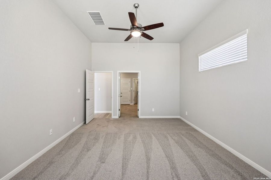 Spacious, unfurnished interior of a new home in Fox Falls, Boerne (Image 22).