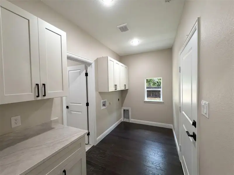 Furnished interior view inside a new home in , Granbury (Image 13). Furnished interior view inside a new home in , Granbury (Image 13).