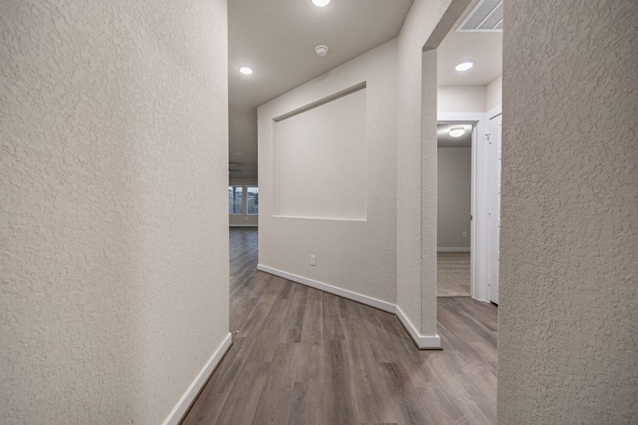 Spacious, unfurnished interior of a new home in Briarwood, Elgin (Image 27).