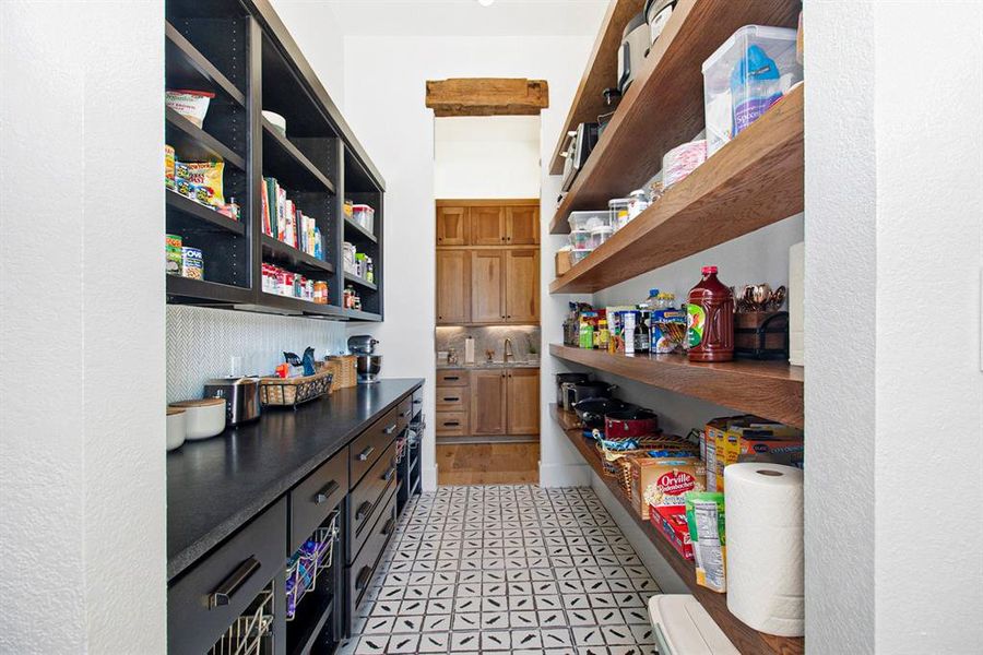 Gigantic pantry with endless storage space!