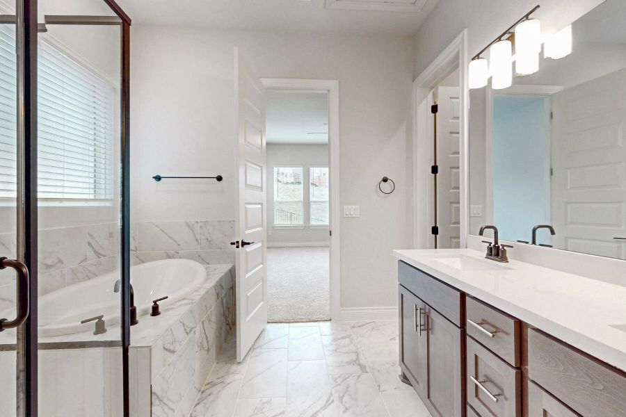 Owner's Bathroom Owner's Bathroom