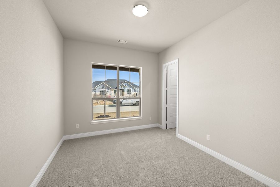 Spacious, unfurnished interior of a new home in Paloma Ranch, Justin (Image 22).
