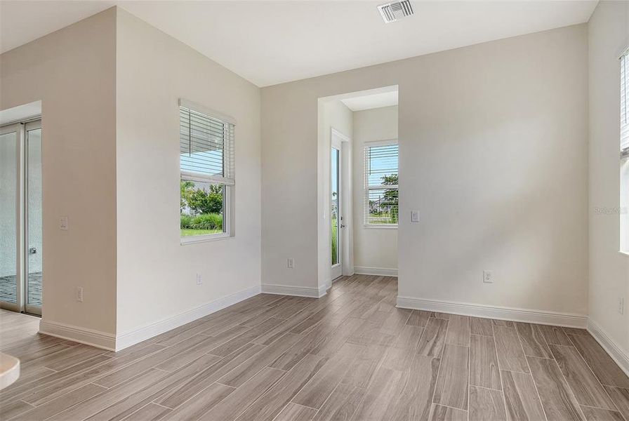 Spacious, unfurnished interior of a new home in , Venice (Image 19).