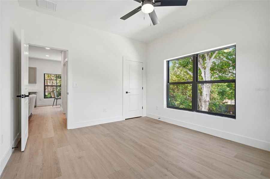 Spacious, unfurnished interior of a new home in , St. Petersburg (Image 25). Spacious, unfurnished interior of a new home in , St. Petersburg (Image 25).