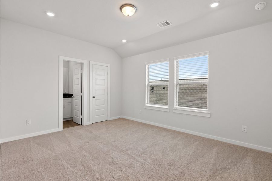 Spacious, unfurnished interior of a new home in Glendale Lakes, Rosharon (Image 23). Spacious, unfurnished interior of a new home in Glendale Lakes, Rosharon (Image 23).
