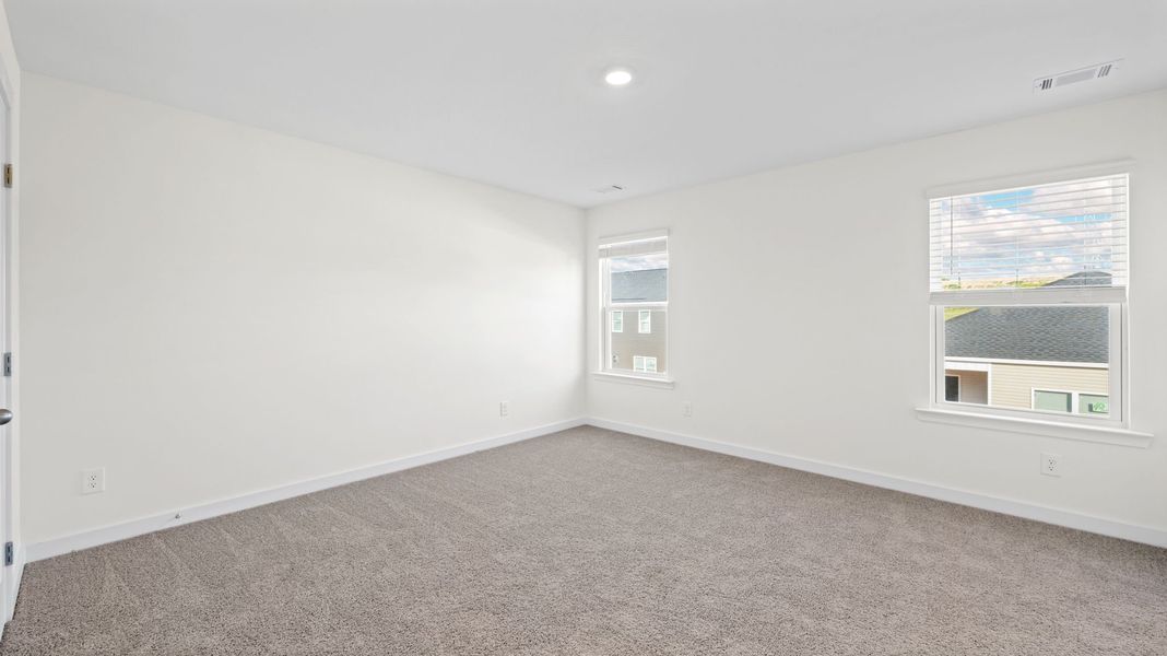 Spacious, unfurnished interior of a new home in Hawks Landing, Apison (Image 24).