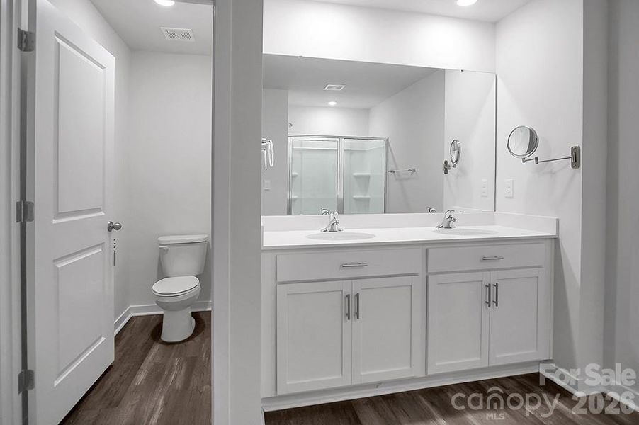 Furnished interior view inside a new home in , Kings Mountain (Image 12).