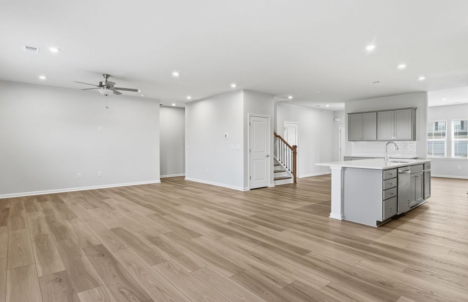 Spacious, unfurnished interior of a new home in Anderson Point, McDonough (Image 5).