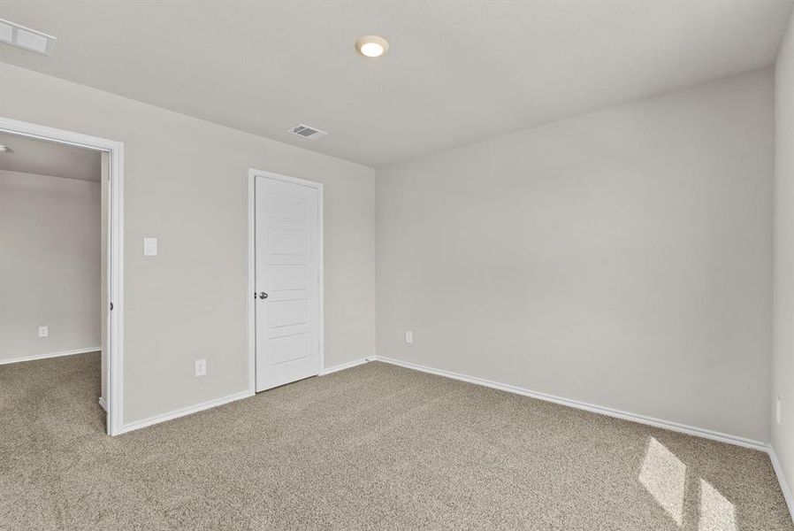 Spacious, unfurnished interior of a new home in , Fort Worth (Image 19).