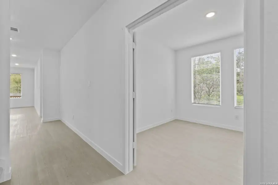 Spacious, unfurnished interior of a new home in Brookmill, San Antonio (Image 21).