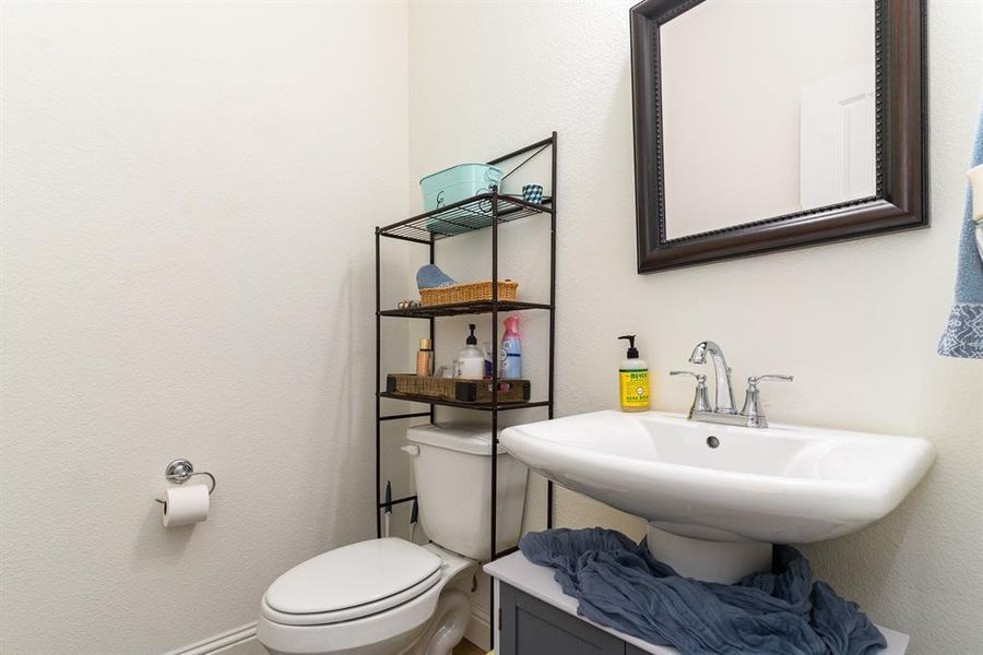 Furnished interior view inside a new home in , Garland (Image 13).
