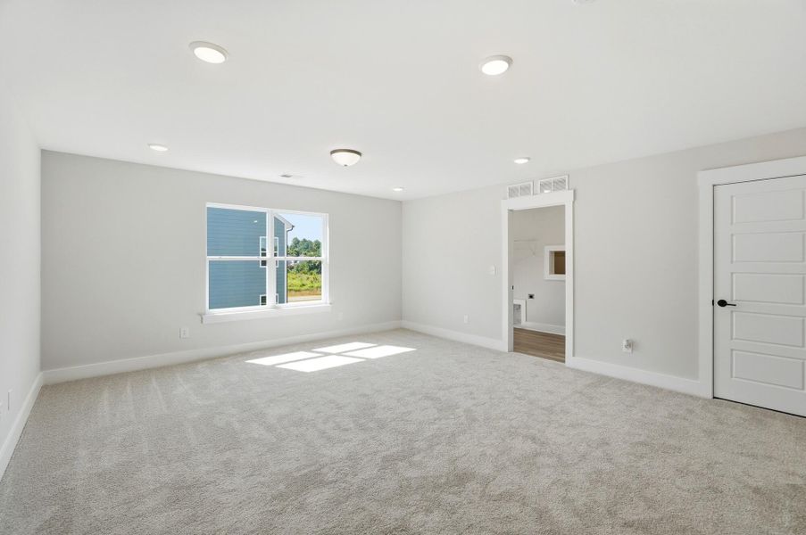 Spacious, unfurnished interior of a new home in Enclave at Riverdale, Huntersville (Image 22).