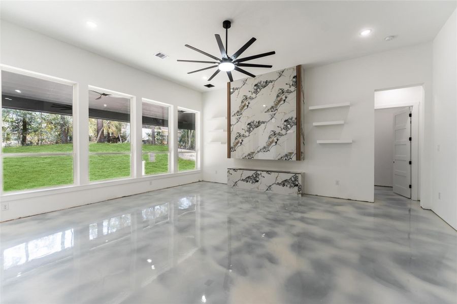 Spacious, unfurnished interior of a new home in , Huntsville (Image 13).