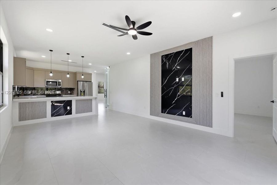 Spacious, unfurnished interior of a new home in , Lehigh Acres (Image 30).