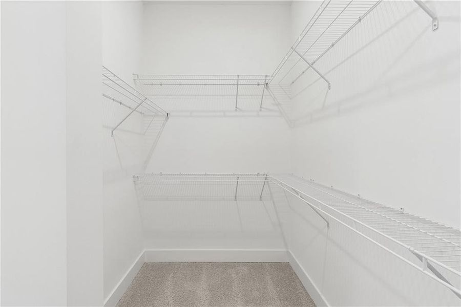 Spacious, unfurnished interior of a new home in , Gainesville (Image 9).