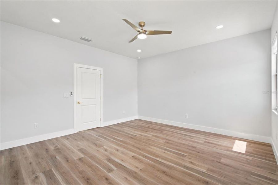 Spacious, unfurnished interior of a new home in , Clearwater (Image 27). Spacious, unfurnished interior of a new home in , Clearwater (Image 27).