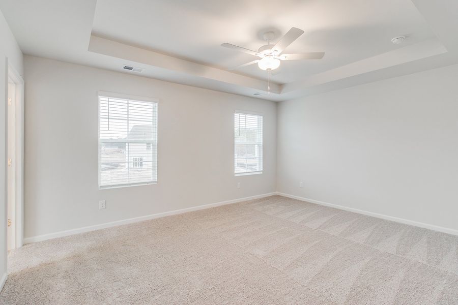 Spacious, unfurnished interior of a new home in Bluefield, Lexington (Image 20).