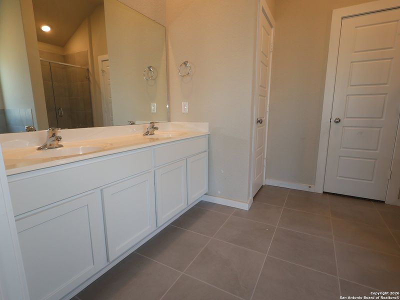 Furnished interior view inside a new home in Winding Brook, San Antonio (Image 6).