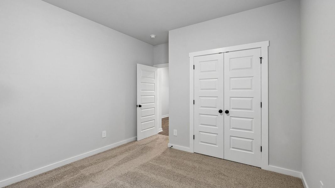 Spacious, unfurnished interior of a new home in Reserve at Hickory Ridge, Columbia (Image 32).