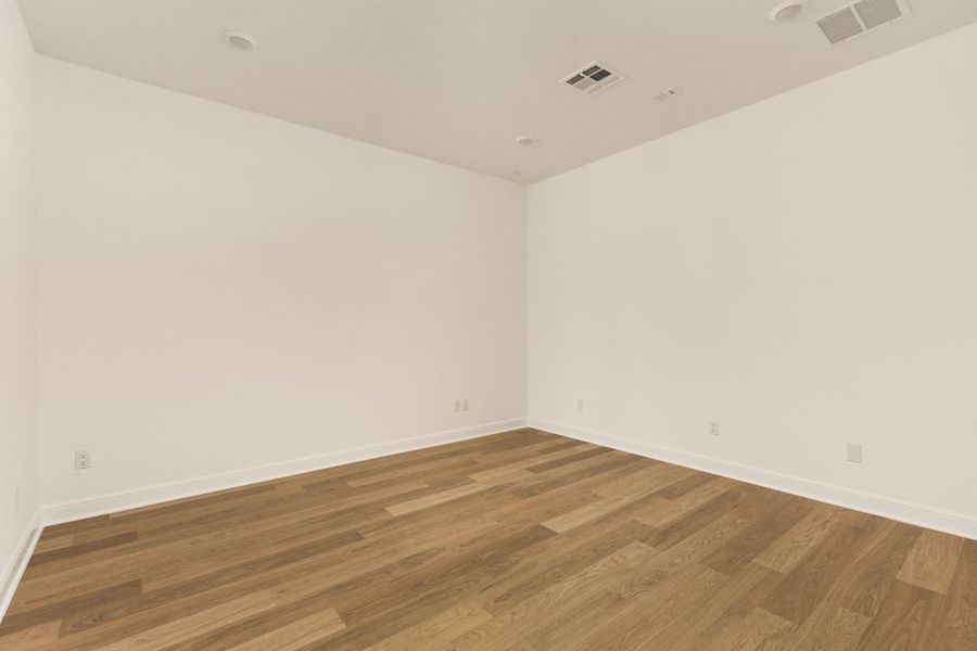 Spacious, unfurnished interior of a new home in , Leander (Image 22).