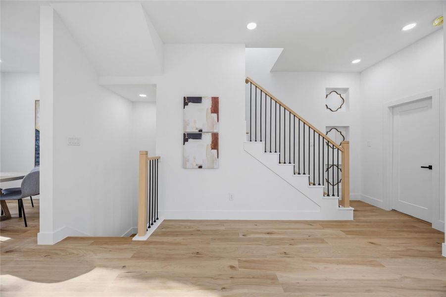 Spacious, unfurnished interior of a new home in , Houston (Image 40).