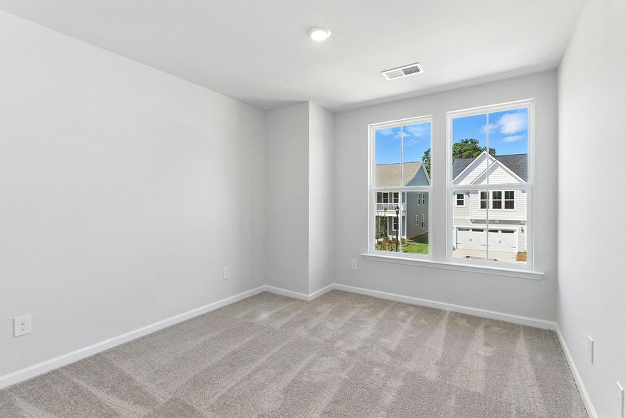 Spacious, unfurnished interior of a new home in Landmark Commons, Boiling Springs (Image 20).