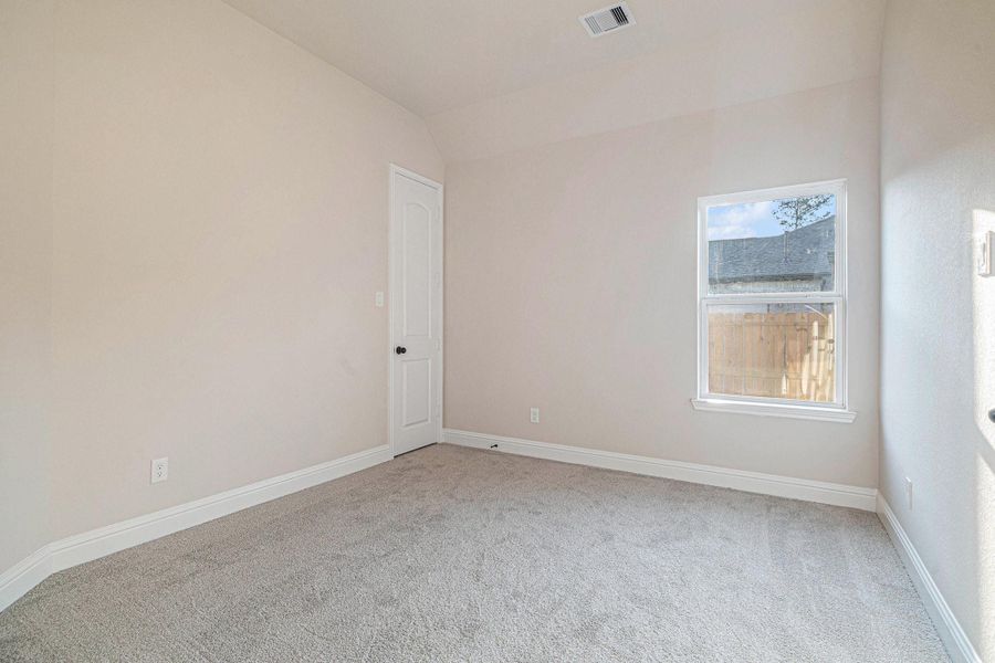 Spacious, unfurnished interior of a new home in Deer Pines, Conroe (Image 16). Spacious, unfurnished interior of a new home in Deer Pines, Conroe (Image 16).