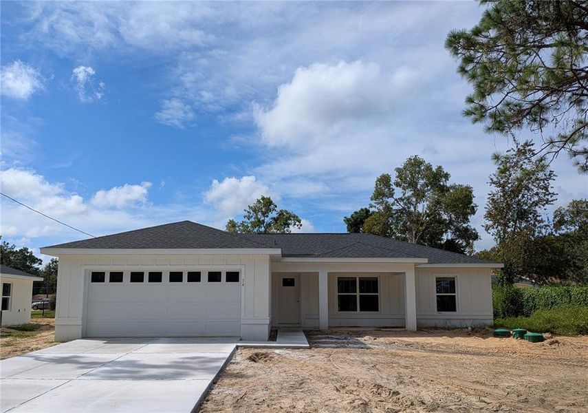 Exterior details and patio area of a home in , Ocala (Image 27).