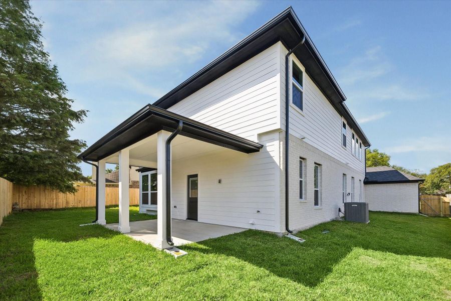 Exterior details and patio area of a home in , Montgomery (Image 4).