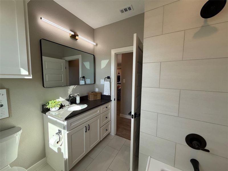 Furnished interior view inside a new home in , Weatherford (Image 34).