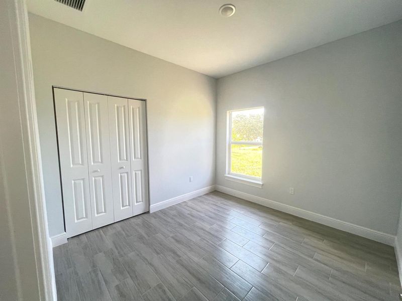 Spacious, unfurnished interior of a new home in , Vero Beach (Image 9).