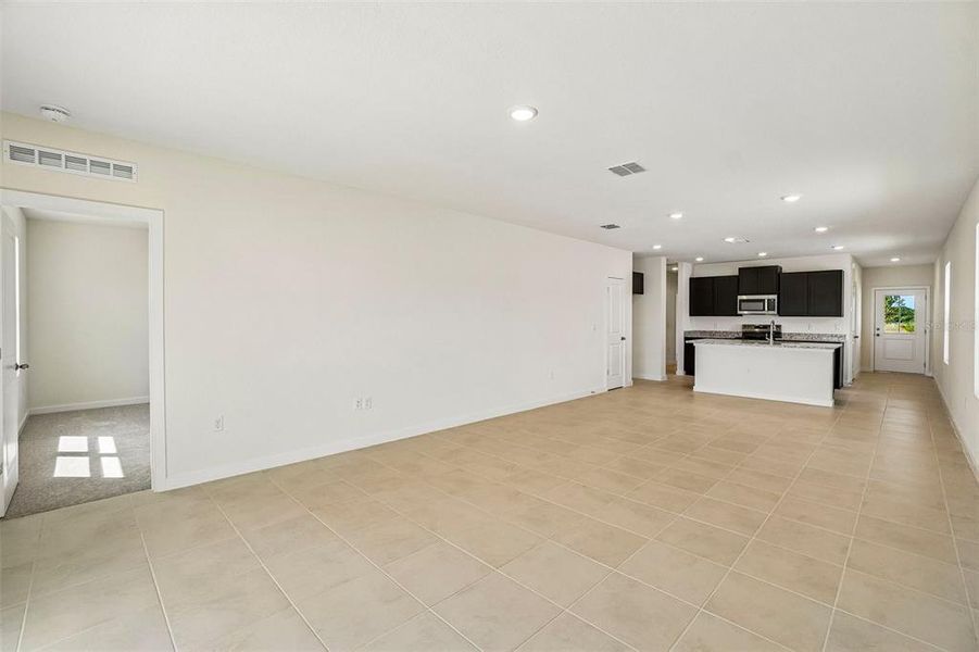Spacious, unfurnished interior of a new home in Willowbrook North, Winter Haven (Image 30). Spacious, unfurnished interior of a new home in Willowbrook North, Winter Haven (Image 30).