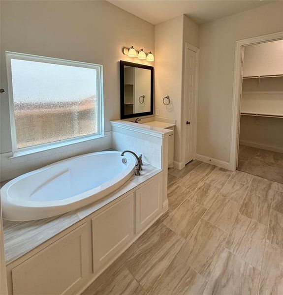 Master Bathroom Master Bathroom
