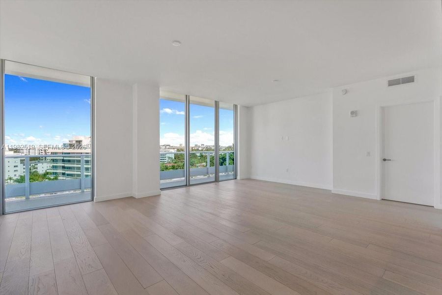 Spacious, unfurnished interior of a new home in , Bay Harbor Islands (Image 14).