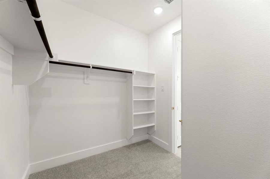 18. 3724 Outpost - Closet
