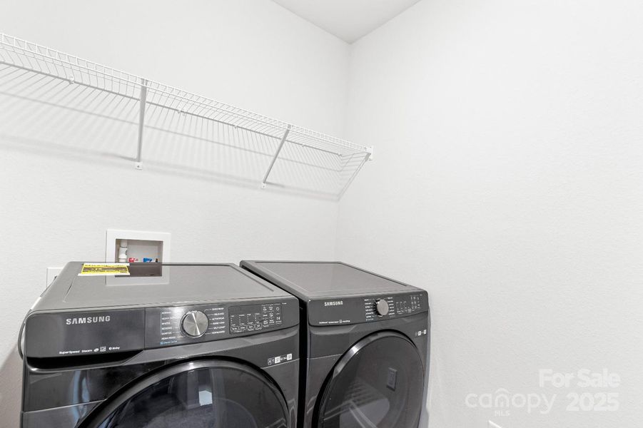 Close-up of interior finishes inside a home in McKee Creek Village, Charlotte (Image 8). Close-up of interior finishes inside a home in McKee Creek Village, Charlotte (Image 8).