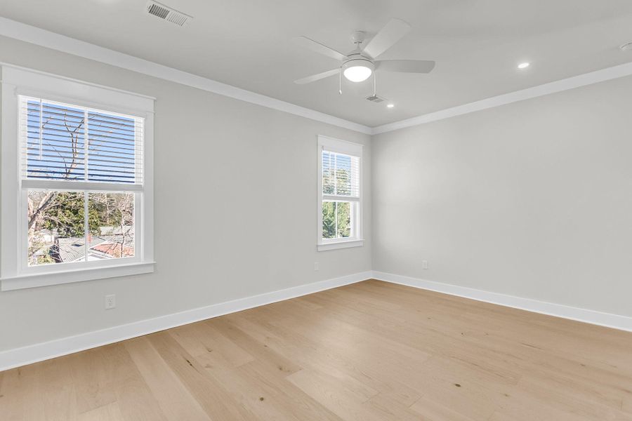 Spacious, unfurnished interior of a new home in Miller's Crossing, Johns Island (Image 36).