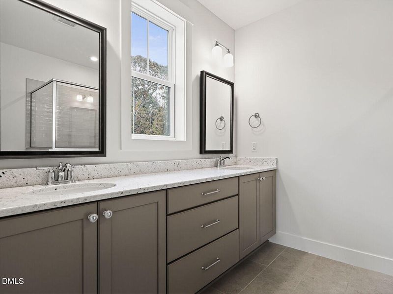 036-1280x960-bathroom