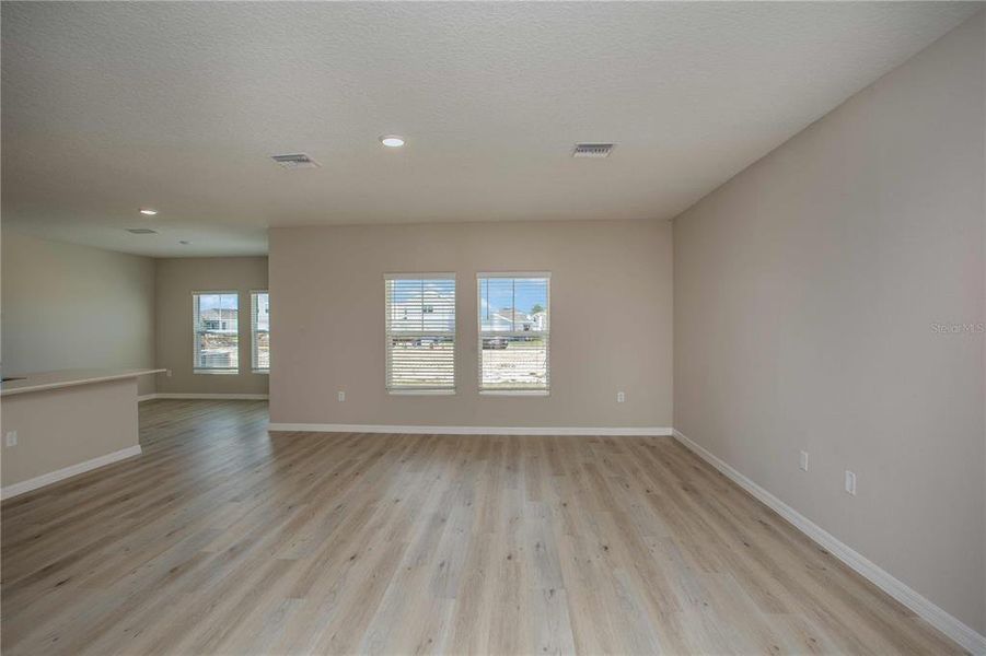 Spacious, unfurnished interior of a new home in Crosswinds, Haines City (Image 15).