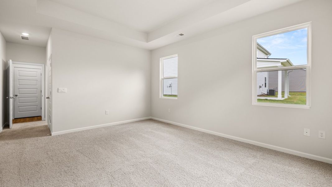 Spacious, unfurnished interior of a new home in Kingston Ranch at Lake Oconee, Buckhead (Image 17).